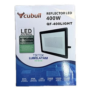 Reflector LED CUBULL de 400W destaca por su extraordinaria potencia luminosa de 32,000 lúmenes y una temperatura de color fría de 7000K