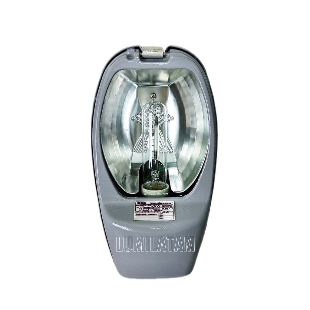 Lámpara de alumbrado público Lumilatam con alta eficiencia y durabilidad.