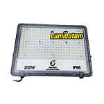 Reflector LED Mango de 200W, la solución definitiva para iluminación de grandes superficies que demandan un rendimiento industrial sin compromisos. Este robusto equipo genera un masivo flujo de 20,000 lúmenes con una temperatura de color de 7600K, proporcionando una luz blanca fría de máxima claridad para estadios, complejos industriales y amplios perímetros de seguridad.