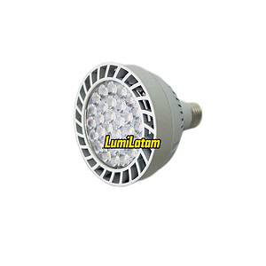 Optimiza la iluminación de tus espacios con la potencia superior de la Lámpara LED PAR 30 de 45W, diseñada para ofrecer una claridad excepcional con un impresionante flujo luminoso de 4500 lúmenes. Gracias a su temperatura de color de 3000K, esta bombilla proporciona una luz cálida y acogedora, ideal para resaltar texturas y colores en tiendas, vitrinas o interiores modernos.