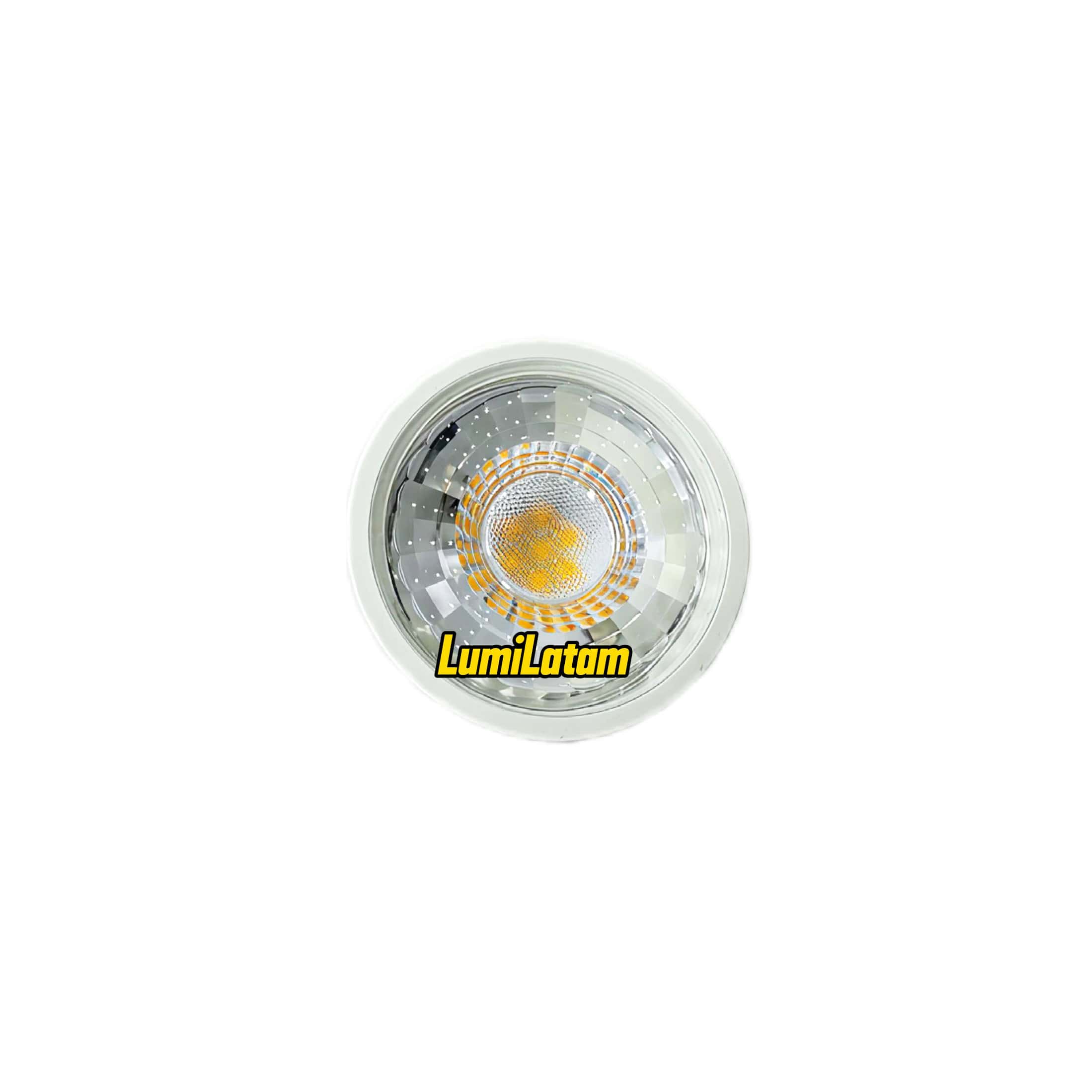 FOCO DICROICO GU10 7W MACROLED 4 Optimiza la iluminación de tus ambientes con la lámpara dicroica LED de 7W de MACROLED, disponible exclusivamente en LumiLatam.com. Diseñada para quienes buscan el equilibrio perfecto entre estética y funcionalidad, esta luminaria ofrece una potente salida de 595 lúmenes con un consumo mínimo, garantizando un ahorro energético superior.