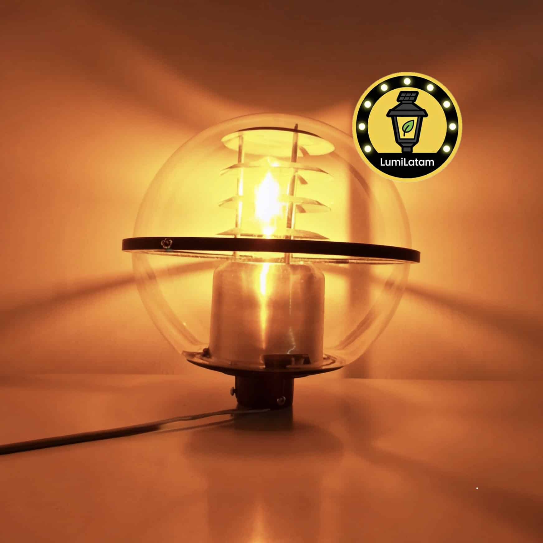 Farola Esférica Sodio 70W Peru | Globo Acrílico Aluminio Repujado | LumiLatam 2 Farola Esférica Sodio 70W Peru | Globo Acrílico Aluminio Repujado | LumiLatam - Image 2